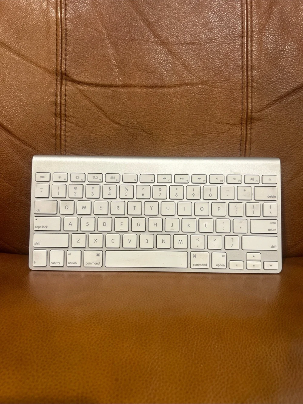 Apple A1314 Wireless Slim Mac Keyboard